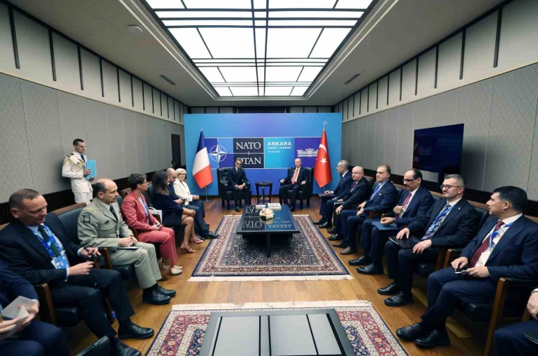 Cumhurbaşkanı Erdoğan, Fransa Cumhurbaşkanı Macron ile bir araya geldi