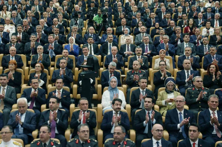Cumhurbaşkanı Erdoğan: "Gardımızı indirdiğimiz, rehavete kapıldığımız anda bize bu topraklarda hayat hakkı tanımazlar"