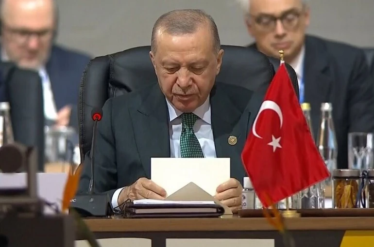 Cumhurbaşkanı Erdoğan: "Gazze’de sağlanan ateşkesin devamı tüm dünyanın huzuru için azami önemdedir"