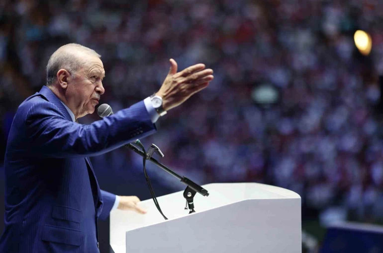Cumhurbaşkanı Erdoğan: "Gençlerimizin en iyi şekilde yetişmeniz için tüm gücümüzle çalışıyoruz"