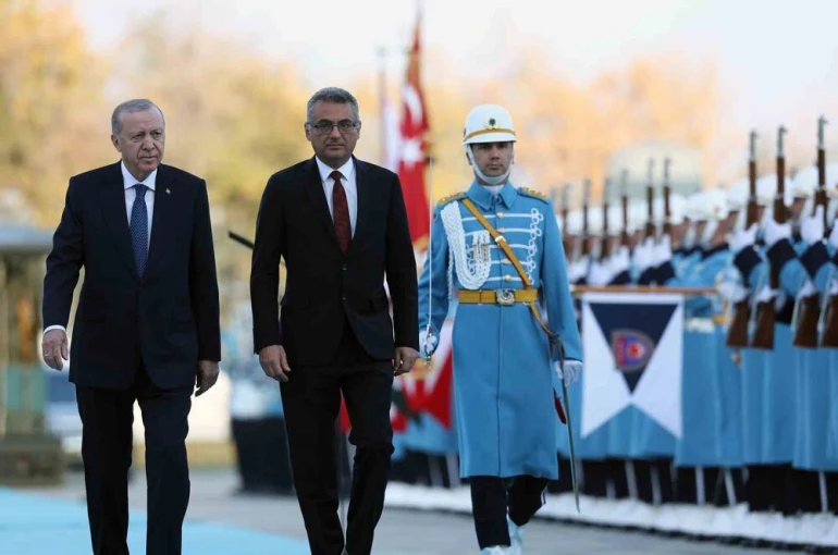 Cumhurbaşkanı Erdoğan, KKTC Cumhurbaşkanı Erhürman’ı resmi törenle karşıladı
