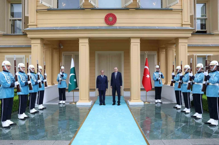 Cumhurbaşkanı Erdoğan, Pakistan Başbakanı Şerif’i resmi törenle karşıladı