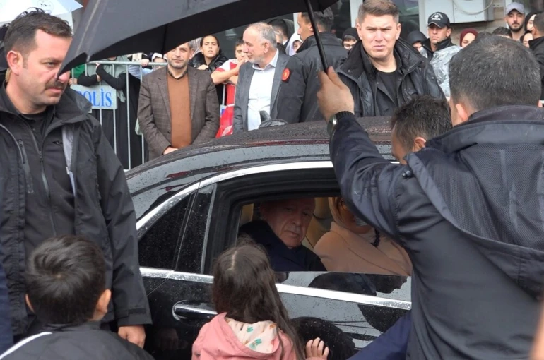Cumhurbaşkanı Erdoğan Rize’den ayrıldı