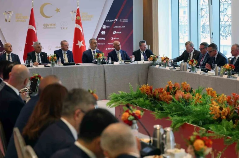 Cumhurbaşkanı Erdoğan, Sektörel Yuvarlak Masa Formatında Türk Yatırım Konferansı’na katıldı