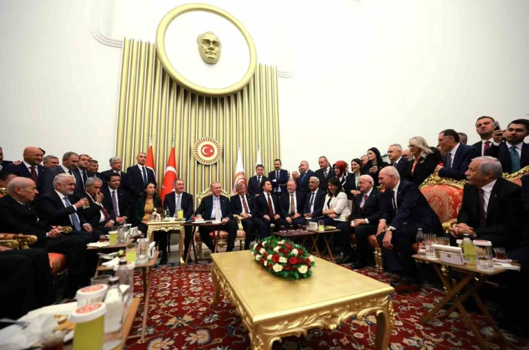 Cumhurbaşkanı Erdoğan, TBMM’de parti lideriyle buluştu