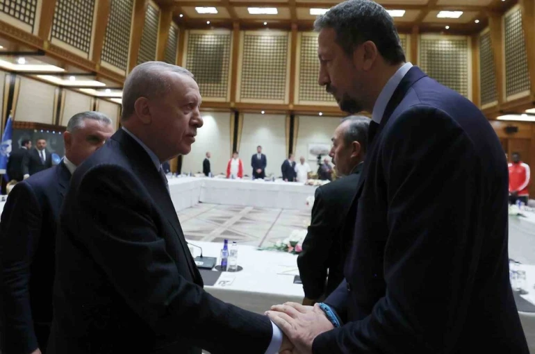 Cumhurbaşkanı Erdoğan, Türkiye A Milli Erkek Basketbol Takımını kabul etti