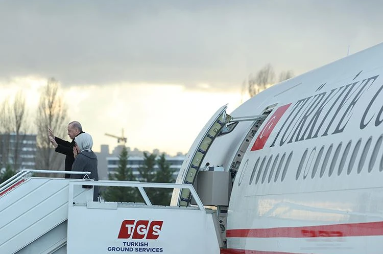 Cumhurbaşkanı Erdoğan, Türkmenistan'a gitti