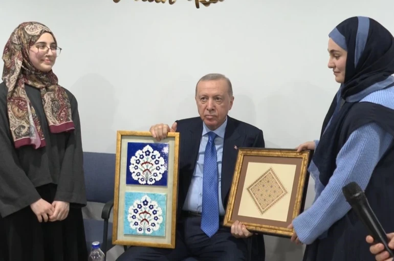 Cumhurbaşkanı Erdoğan üniversite öğrencileri ile bir araya geldi