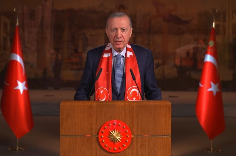 Cumhurbaşkanı Erdoğan’dan A Milli Takım’a destek mesajı: "Mücadeleyi bırakmadığınızda Türkiye için neleri başardığınıza defalarca şahit olduk"