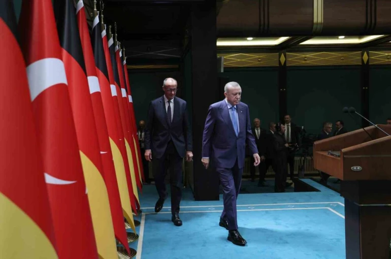 Cumhurbaşkanı Erdoğan’dan Merz’e Gazze tepkisi: "İsrail yine bombalarla özellikle Gazze’yi vurmuştur, bunları Almanya olarak sizler görmüyor musunuz?"