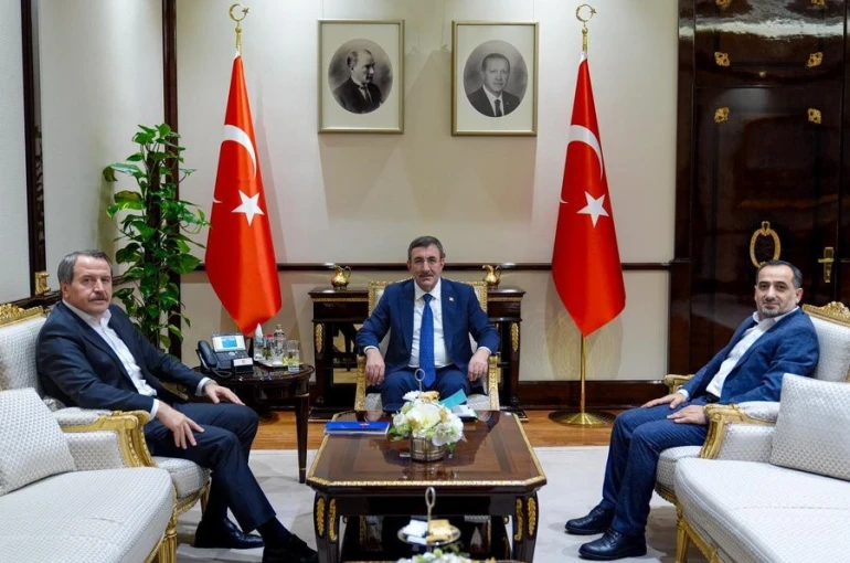 Cumhurbaşkanı Yardımcısı Yılmaz, Memur-Sen Genel Başkanı Yalçın’ı kabul etti