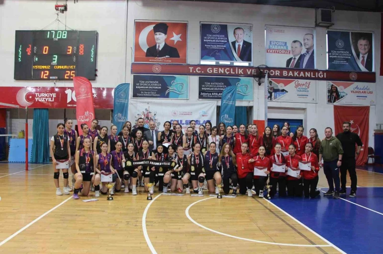 Cumhuriyet Anadolu Lisesi şampiyon