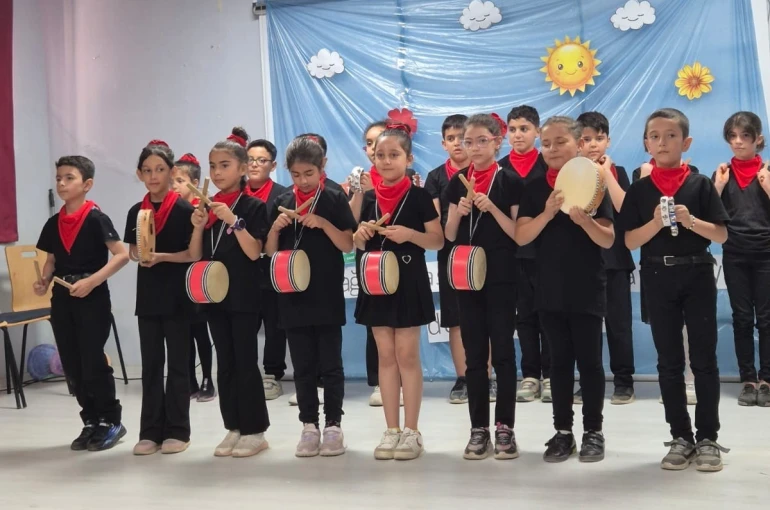 Cumhuriyet İlkokulu öğrencilerinden sanat dolu gösteri 