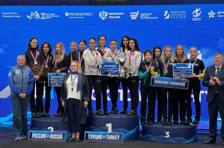 Curling milli takımı çifte madalya ile dönüyor