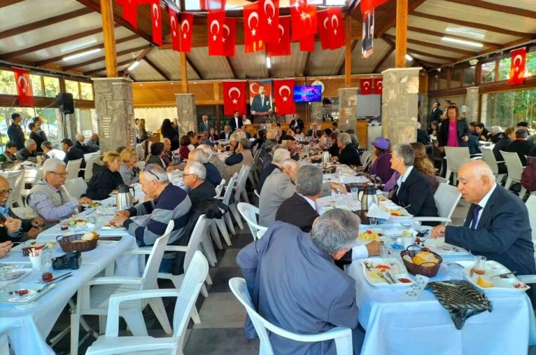 Dalaman’da emekli öğretmenler kahvaltıda buluştu