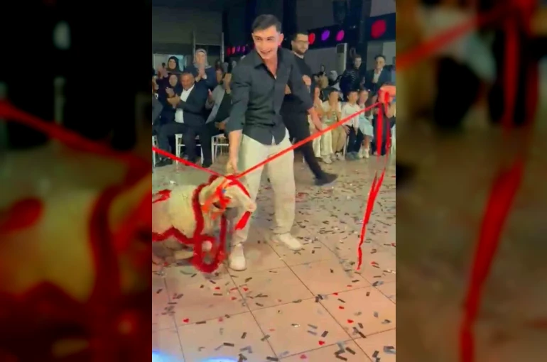 Damada verilen hediyeye herkes şaştı kaldı