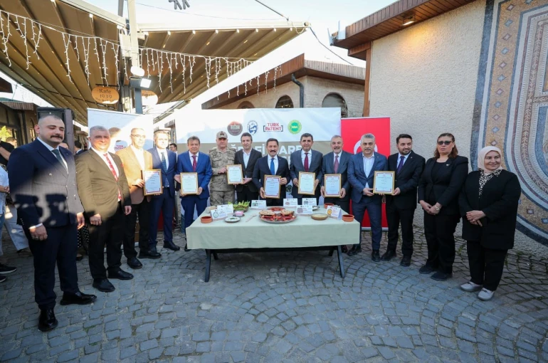Damak çatlatan tepsi kebabıyla birlikte yöreye özgü 7 lezzet tescillendi 