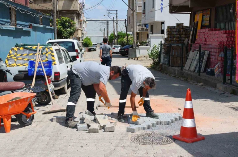 Darıca’da 100 kişilik ekiple yaz temizliği sürüyor