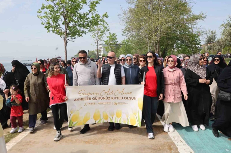 Darıca’da Anneler Günü yürüyüşü düzenlendi