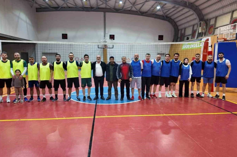 Darıca’da kurumlar arası voleybol turnuvası heyecanı başladı