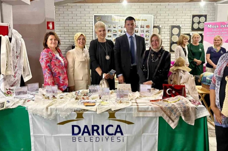 Darıcalı kadınların el emeği ürünleri Bosna’da sergilendi