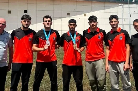 Darıcalı karateciler Samsun’dan 4 madalyayla döndü 