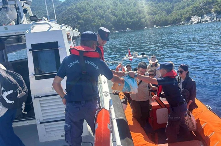 Datça’da 2’si çocuk 19 düzensiz göçmen yakalandı