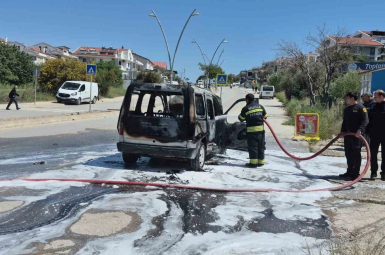 Datça’da ticari araç küle döndü