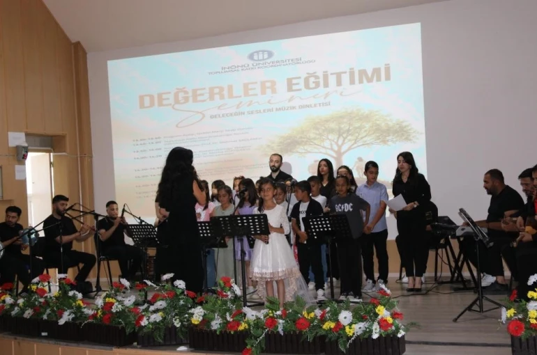 ’Değerler Eğitimi Semineri’ ve ’Geleceğin Sesleri Müzik Programı’ gerçekleştirildi