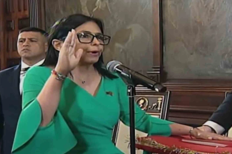 Delcy Rodriguez, Venezuela’nın geçici Devlet Başkanı olarak yemin etti