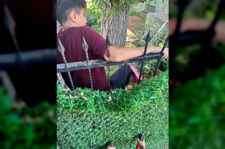 Demir korkuluk öğrencinin koluna saplandı, itfaiye kurtardı