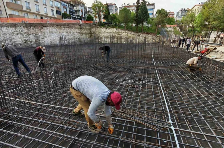 Demirci’de gençliğin yeni üssü için temeller atıldı
