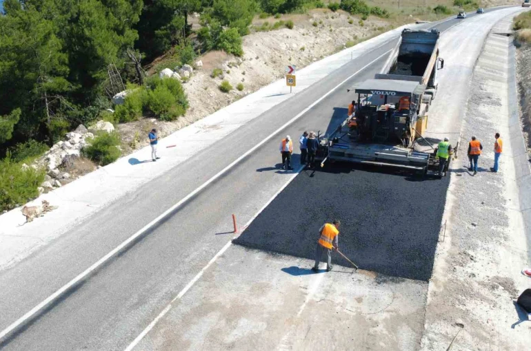Demirci’de ulaşım yatırımları hız kazandı