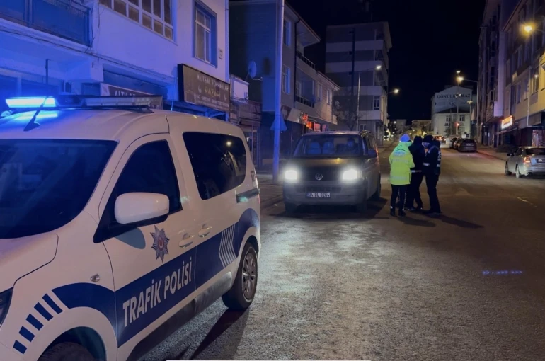 Denetimlerde 990 kişi kontrol edildi