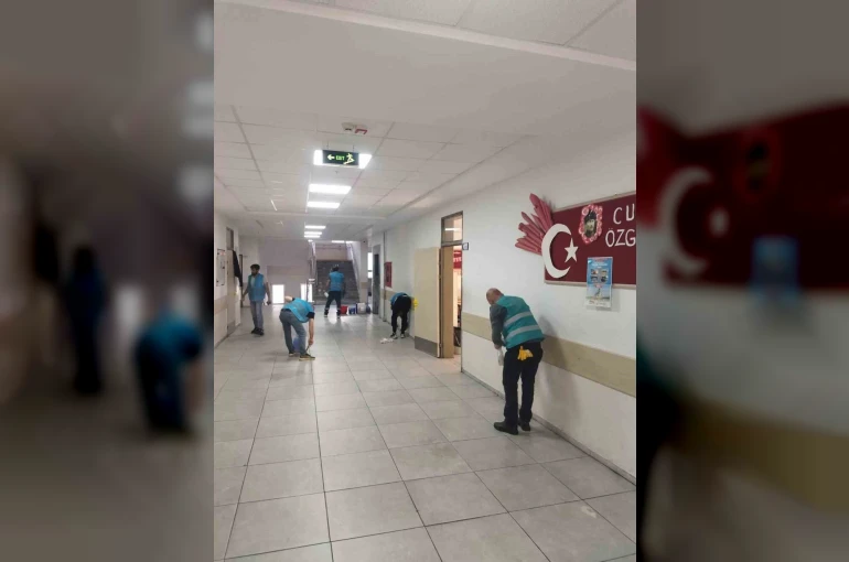 Denetimli serbestlik yükümlüleri, ara tatilde okulları yeniledi