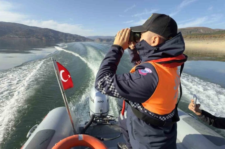 Denize kıyısı olmayan Tokat’ta jandarma bot timi baraj sularında huzuru sağlıyor