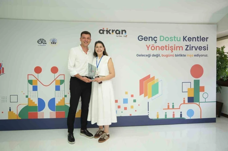 Denizli Büyükşehire ’Genç Dostu Kent: İyi Yönetişim Teşvik’ ödülü