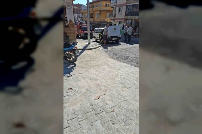 Denizli’de hareket halindeki otomobil alev aldı