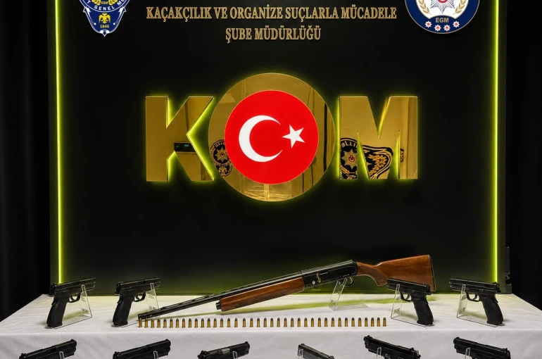 Denizli’de silah kaçakçılığı operasyonunda 3 kişi tutuklandı