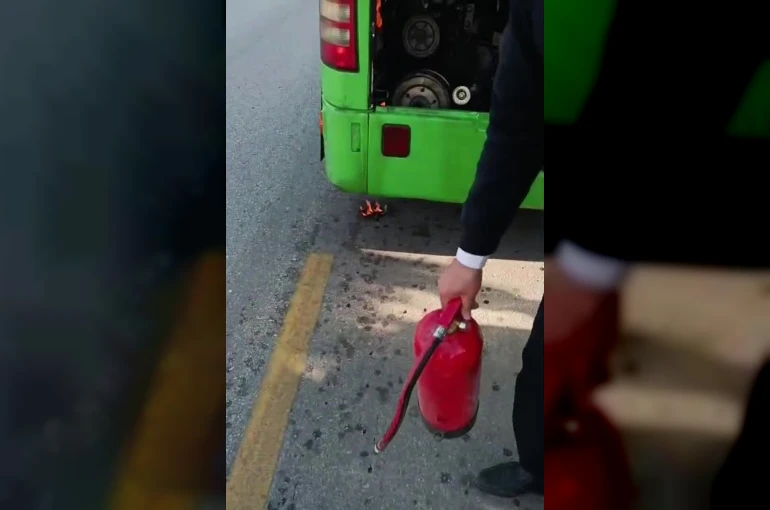 Denizli’de yanmaya başlayan halk otobüsünde facia ucuz atlatıldı 