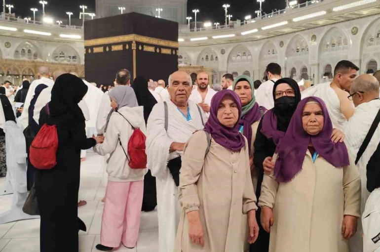 Denizlili umreciler Mekke’de ilk umre ibadeti gerçekleştirildi