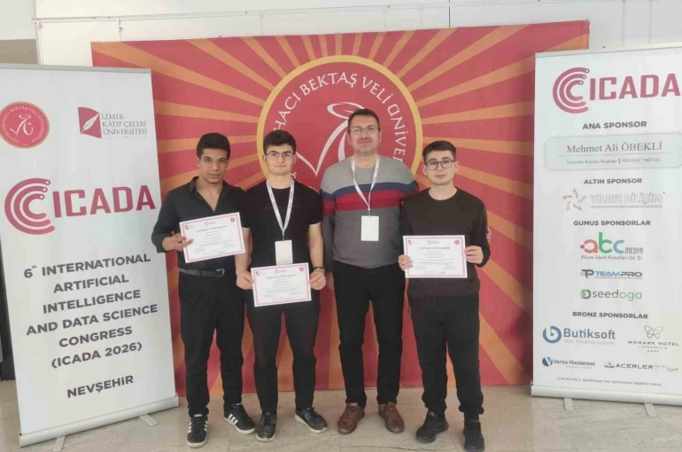 Denizli’nin meslek liseli gençleri uluslararası kongrede makale sundu