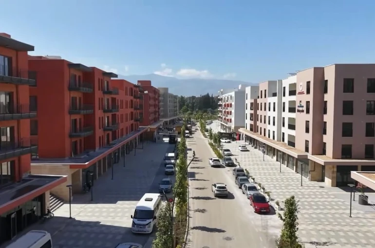 Depremin ardından yeniden inşa edilen Antakya’nın kalbinde ticaret yeniden başladı
