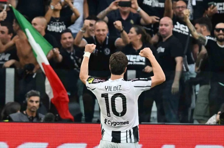 Derby d’Italia’da Türk gecesi: Kenan ve Hakan sahneye çıktı