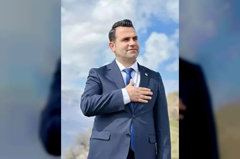 Derecik Belediye Başkanı Hasan Dinç’in başkanlığı düştü
