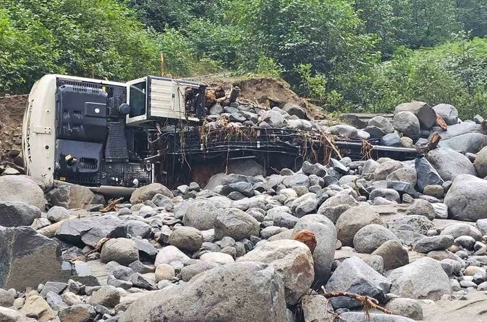 Deremezra köyü muhtarı Kuru yardım istiyor
