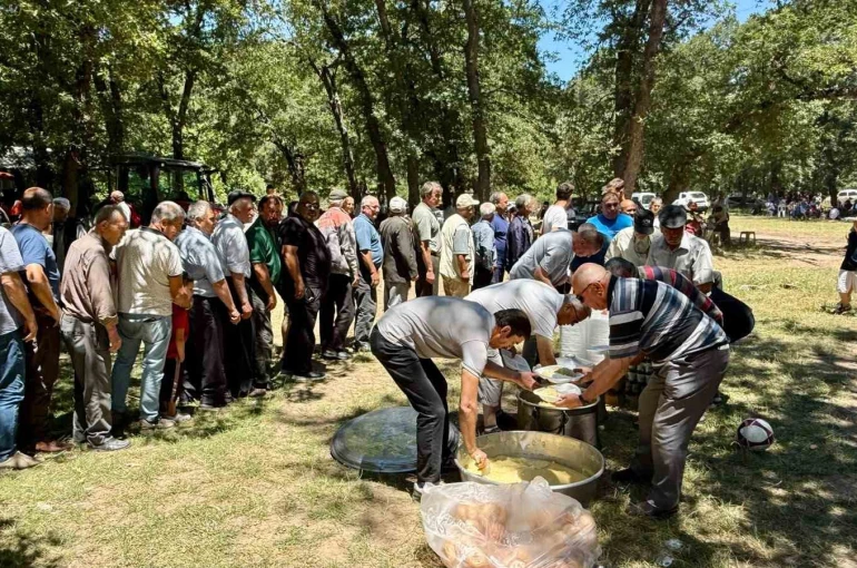 Dereoba köyü hayrı yapıldı