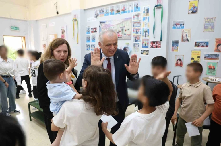 Devlet korumasındaki çocuklara bayram ziyareti