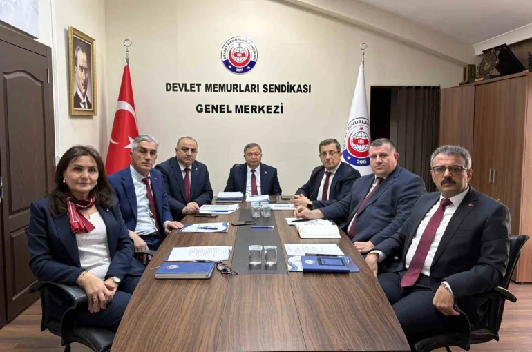 Devlet Memurları Sendikası Başkanı Cengiz: "Vergi Daireleri Kuruluş ve Görev Yönetmeliği ciddi bir huzursuzluğa yol açtı"