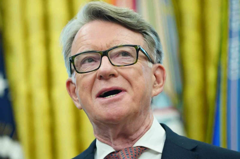 Devlet sırlarını Epstein ile paylaşmakla suçlanan İngiliz siyasetçi Mandelson, Lordlar Kamarası’ndan ayrılacak